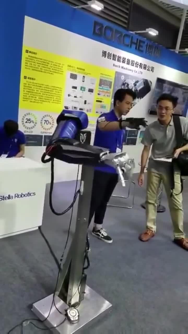 機械仿生手臂,高科技產品,智能感應人體的動作